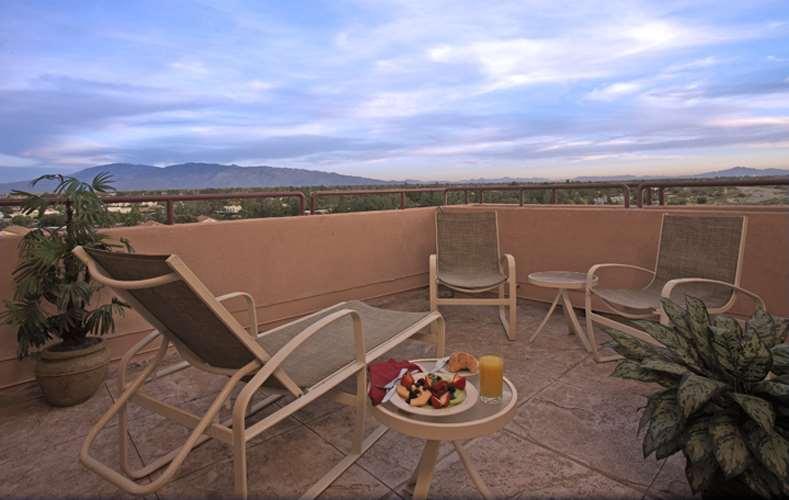 Hilton Tucson East Hotel Exterior photo