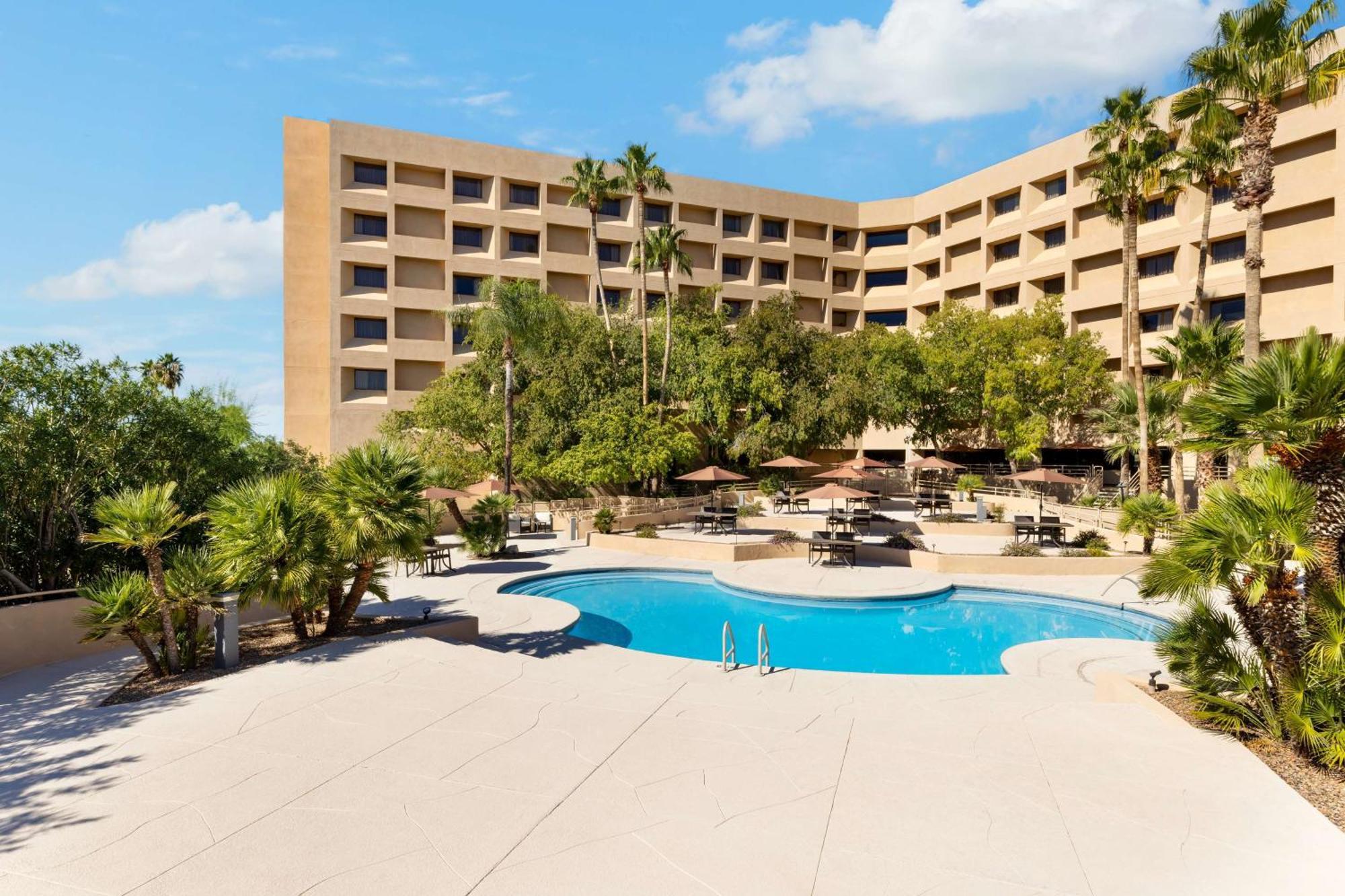 Hilton Tucson East Hotel Exterior photo